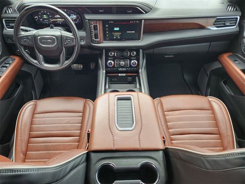 Used 2024 GMC Yukon Denali Ultimate image 25