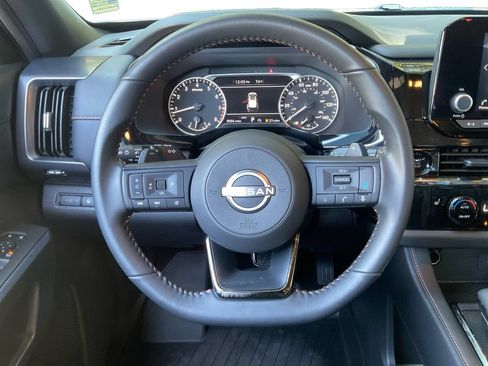Used 2025 Nissan Pathfinder Rock Creek AWD/4WD image 17