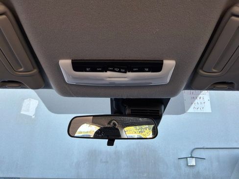Used 2025 Nissan Versa SV FWD image 15