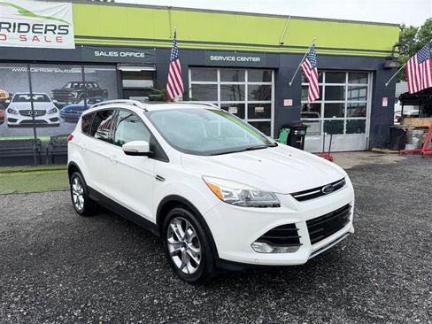 Used 2014 Ford Escape Titanium w/ Equipment Group 401A AWD/4WD image 3