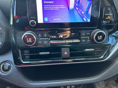 Used 2023 Toyota Highlander LE image 26
