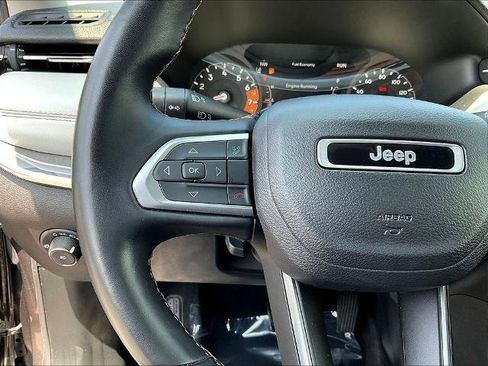 Used 2022 Jeep Compass Limited AWD/4WD image 11