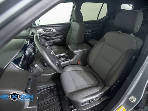 Used 2023 Chevrolet Traverse LT w/ LPO, Floor Liner Package AWD/4WD image 25