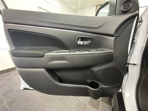 Used 2026 Mitsubishi Outlander Sport AWD image 13