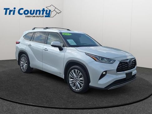 Used 2023 Toyota Highlander Platinum AWD/4WD image 1