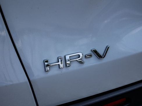 Used 2024 Honda HR-V Sport image 9