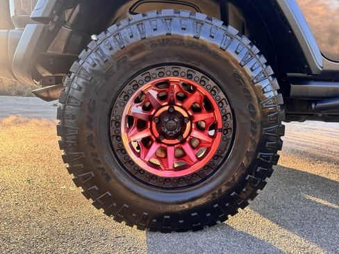 Used 2019 Jeep Wrangler Unlimited Rubicon w/ Cold Weather Group image 14