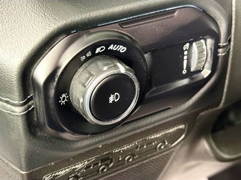 Used 2024 Jeep Wrangler Unlimited Rubicon AWD/4WD image 10