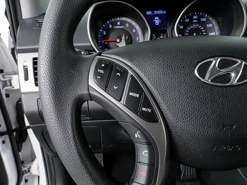 Used 2017 Hyundai Elantra GT image 16