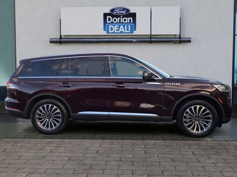Used 2023 Lincoln Aviator Reserve w/ Elements Package Plus image 2