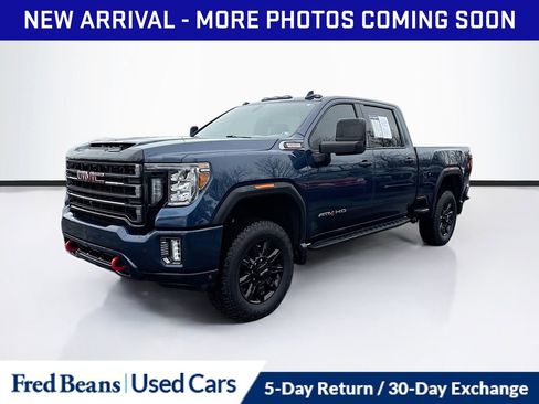 Used 2021 GMC Sierra 2500 AT4 w/ AT4 Preferred Package image 3