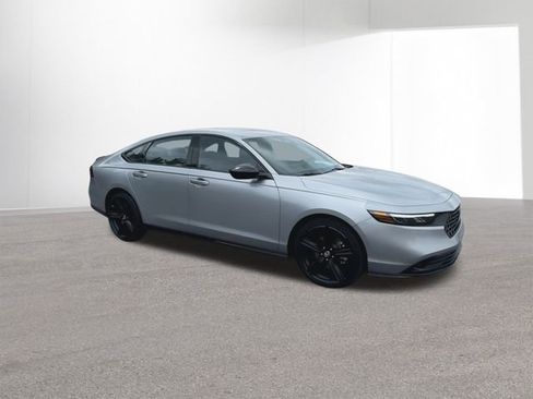 Used 2023 Honda Accord Sport image 2