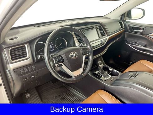 Used 2018 Toyota Highlander Limited image 10