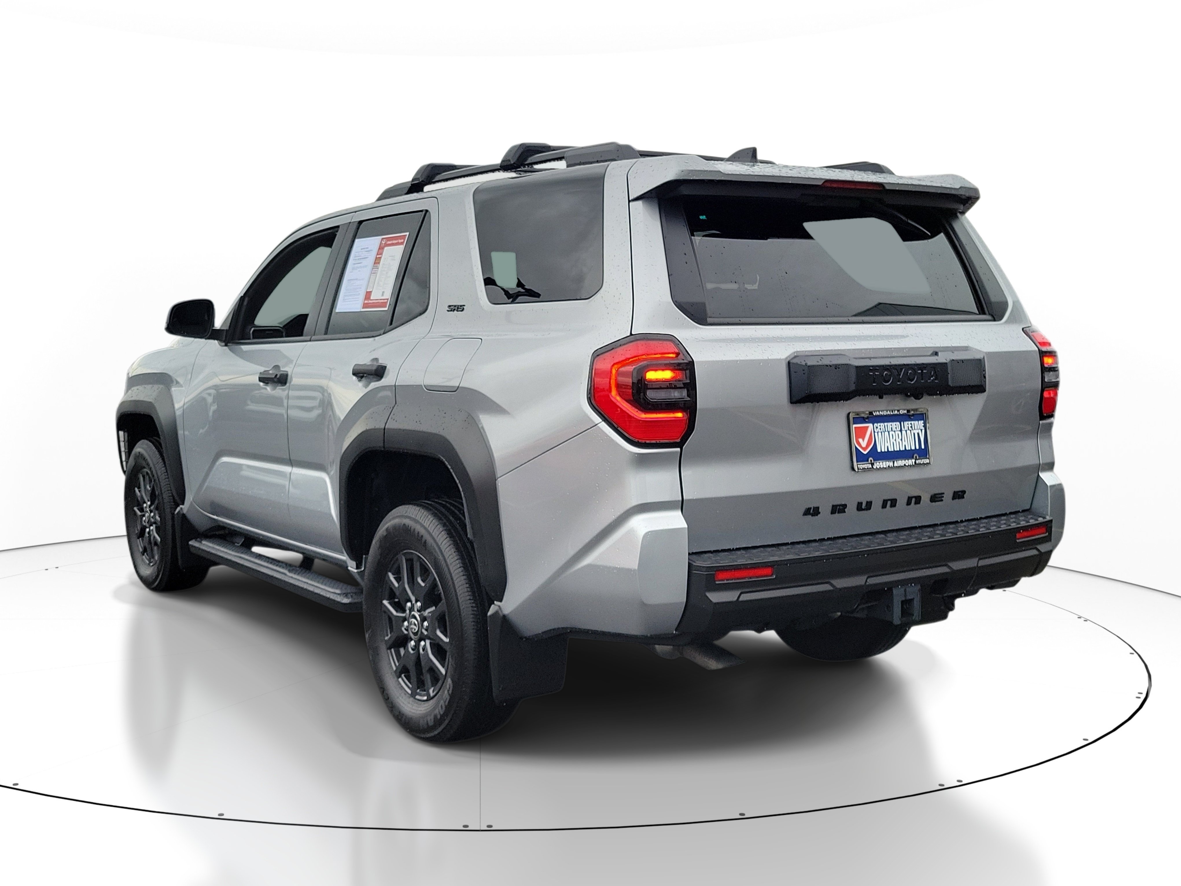 Used 2025 Toyota 4Runner SR5 AWD/4WD image 3