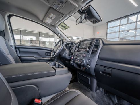 Used 2022 Nissan Titan S w/ S Utility Package image 16