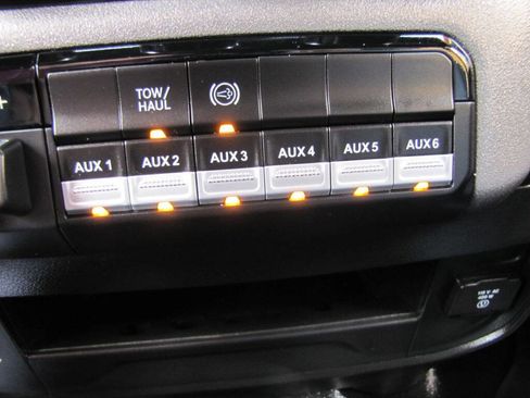 Used 2023 RAM 2500 Tradesman w/ Chrome Appearance Group image 42