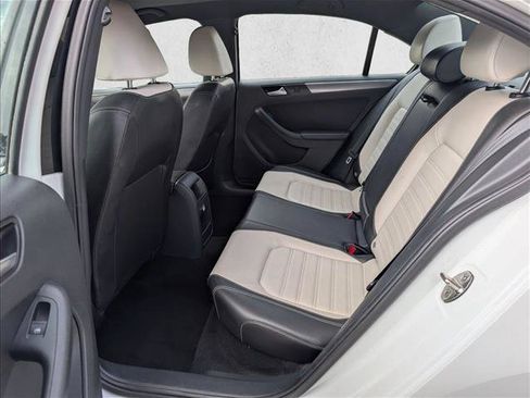 Used 2016 Volkswagen Jetta Sport FWD image 16