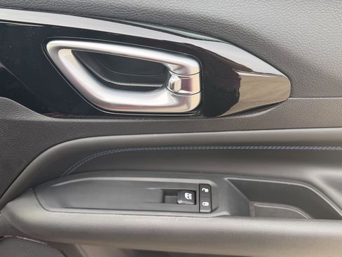 New 2026 Jeep Compass Latitude AWD/4WD image 25