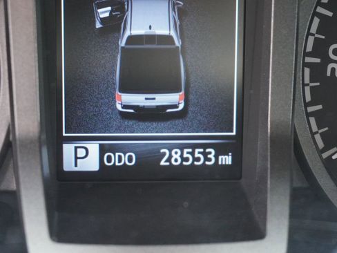 Used 2023 Toyota Tacoma TRD Off-Road image 9