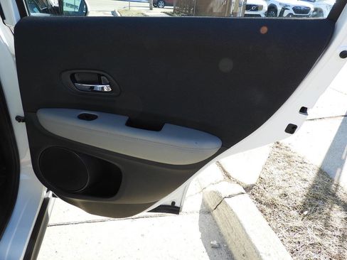 Used 2020 Honda HR-V LX image 30