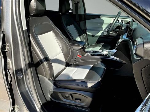 Used 2024 Ford Explorer XLT w/ Equipment Group 202A AWD/4WD image 28