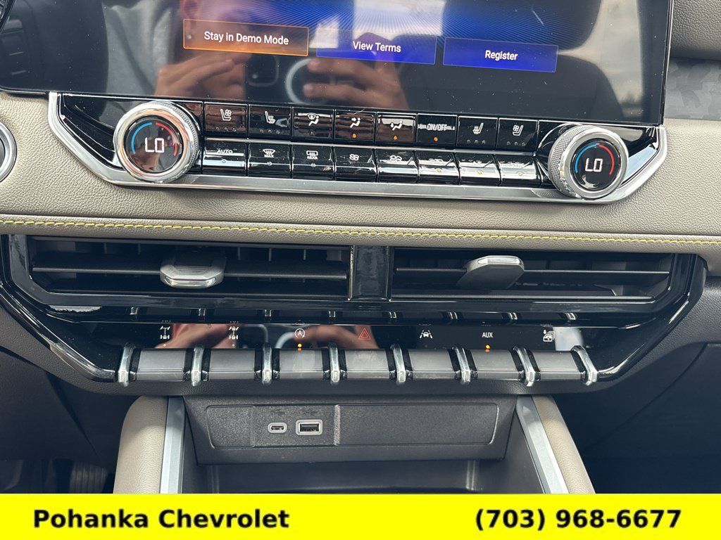 New 2026 Chevrolet Colorado ZR2 w/ Technology Package AWD/4WD image 16