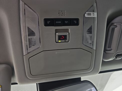 Used 2024 Toyota RAV4 XLE FWD image 28