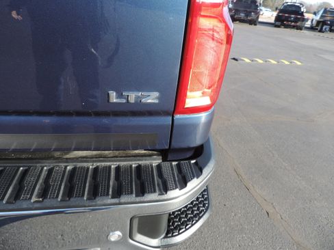 Used 2022 Chevrolet Silverado 2500 LTZ w/ LTZ Plus Package image 21