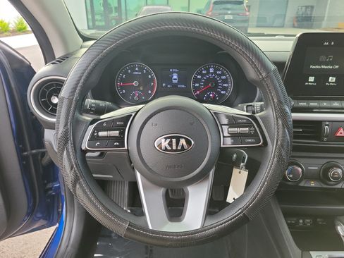 Used 2021 Kia Forte LXS FWD image 17