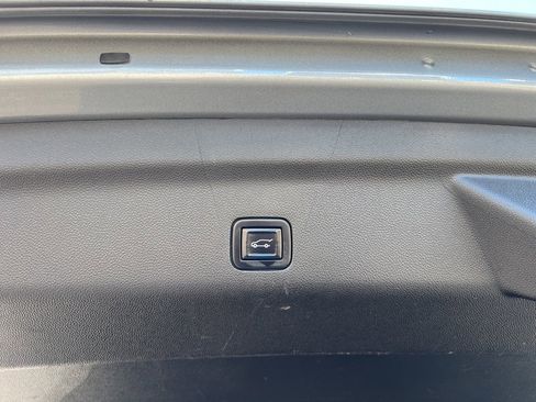 Used 2023 Chevrolet Suburban LT image 60