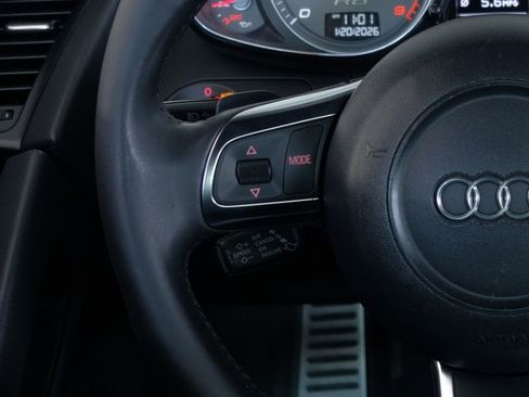 Used 2011 Audi R8 V8 image 16