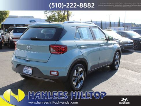 Used 2025 Hyundai Venue SEL image 7