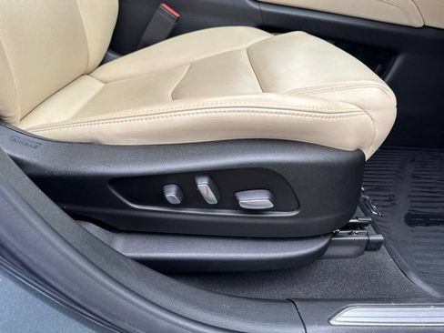Used 2019 Cadillac XT5 Luxury AWD/4WD image 31