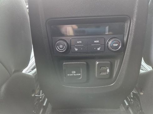 Used 2020 Buick Enclave Premium w/ Sun and Sites Package image 9