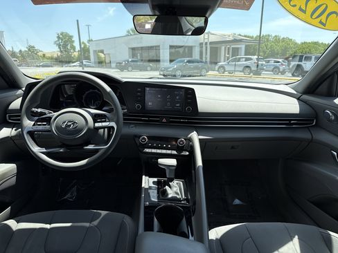 Used 2023 Hyundai Elantra Blue FWD image 28