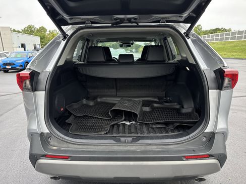 Used 2022 Toyota RAV4 Limited image 13