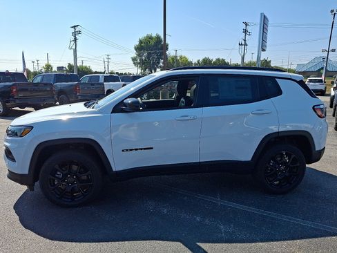 New 2025 Jeep Compass Latitude w/ Sun & Sound Group image 5