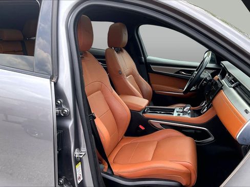 Used 2025 Jaguar F-PACE R-Dynamic S AWD/4WD image 8