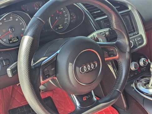 Used 2015 Audi R8 V8 w/ Full Leather Package image 15