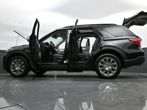 New 2025 Ford Explorer Active w/ Active Comfort Package image 34