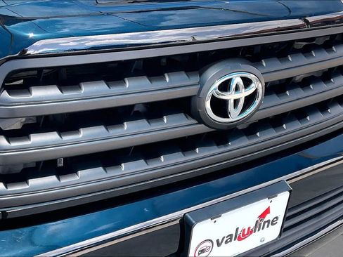 Used 2016 Toyota Sequoia SR5 RWD image 32