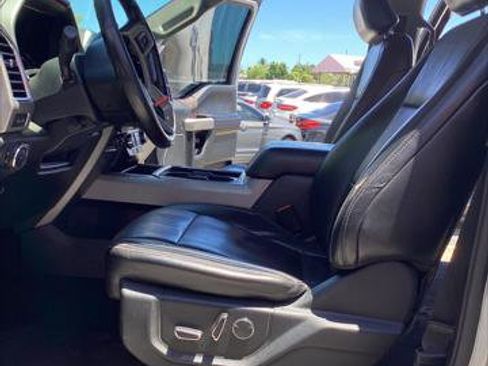 Used 2017 Ford F250 Lariat w/ Chrome Package image 22