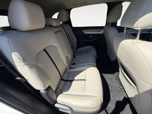 Certified 2024 MAZDA CX-90 Plug-In Hybrid w/ Preferred AWD/4WD image 18