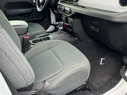 Used 2024 Jeep Wrangler Sport image 18