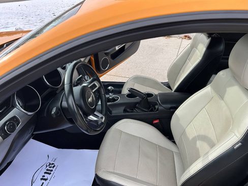 Used 2019 Ford Mustang GT Premium image 24