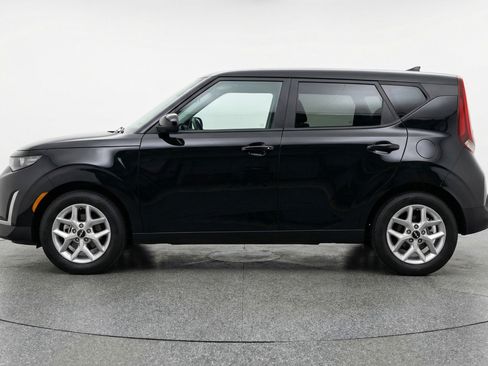 Used 2025 Kia Soul LX w/ LX Technology Package FWD image 5