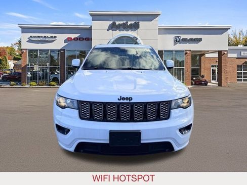 Certified 2022 Jeep Grand Cherokee Laredo X image 3