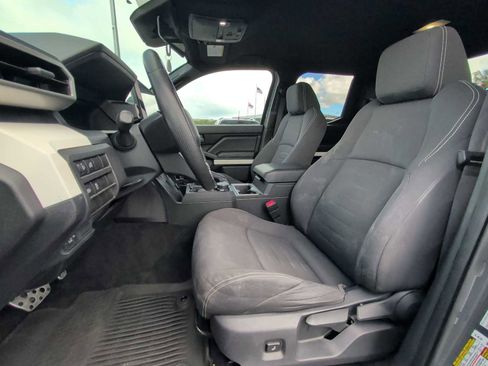 Used 2024 Toyota Tacoma TRD Sport image 13