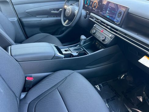New 2025 Hyundai Tucson SE image 15