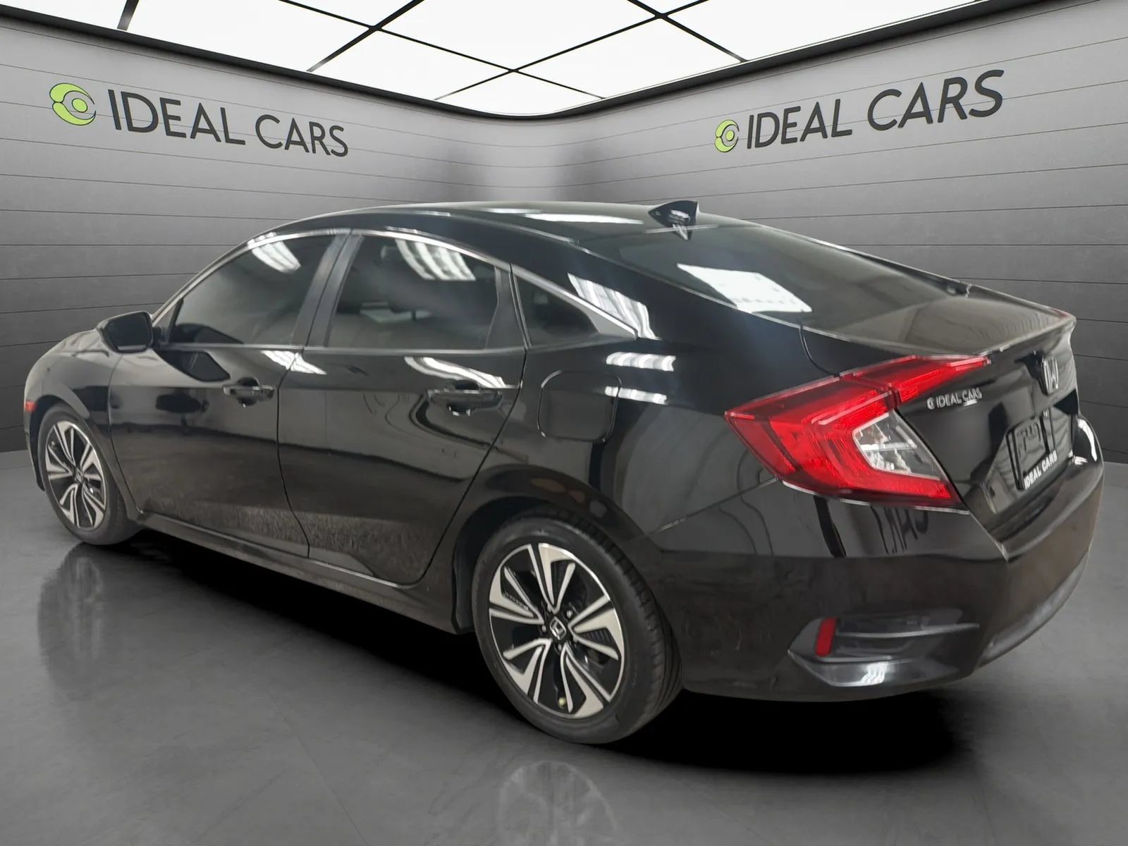 Used 2018 Honda Civic EX-T image 7